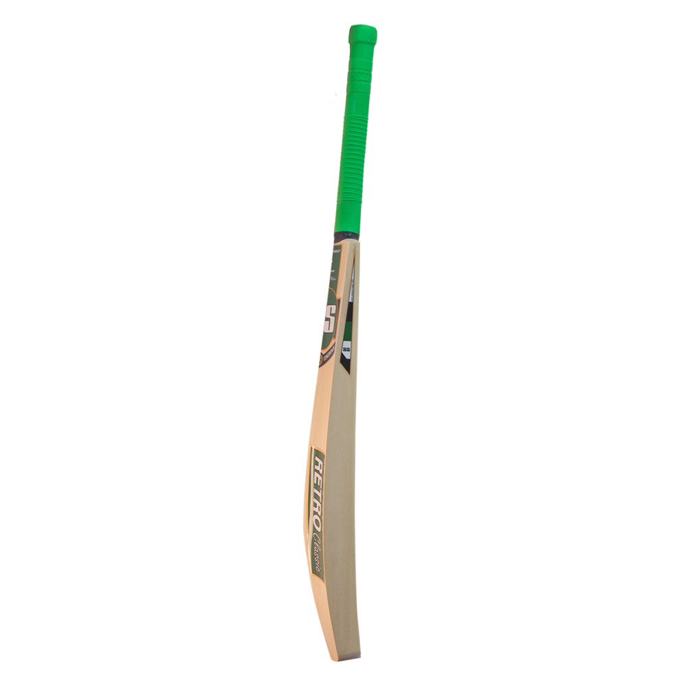 SS VA 900 Solitaire Kashmir Willow Cricket Bat SS VA 900 Solitaire Kashmir Willow Cricket Bat